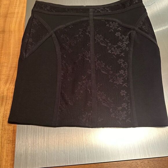 Free people, black lace, mini pencil skirt. Size medium - Picture 1 of 15